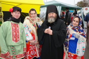Епископ Викторин на Покровской ярмарке в Сарапуле